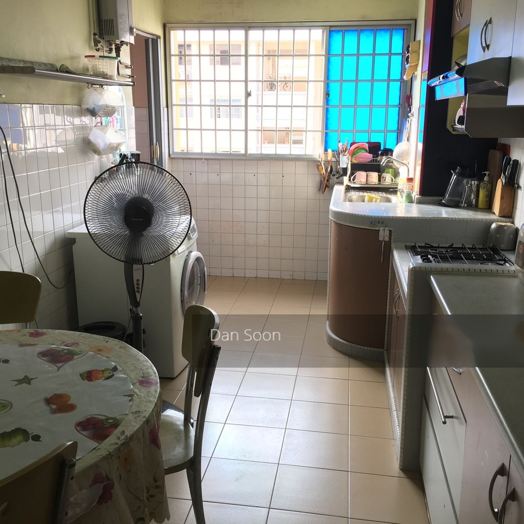 Yishun Avenue 6 thumbnail photo